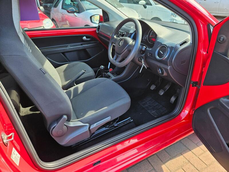VOLKSWAGEN UP