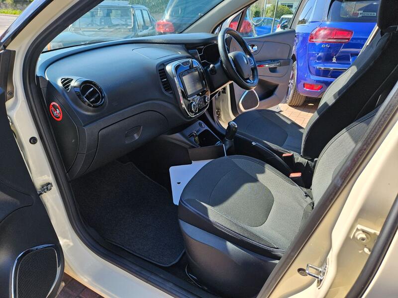 RENAULT CAPTUR