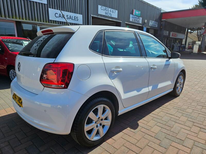 VOLKSWAGEN POLO