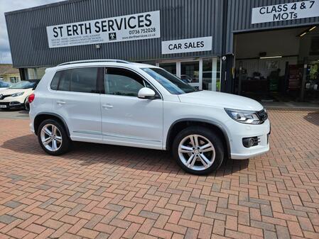 VOLKSWAGEN TIGUAN 2.0 TDI BlueMotion Tech R-Line *** 43,000 miles ***