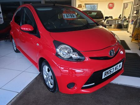 TOYOTA AYGO 1.0 VVT-I MOVE WITH STYLE 5 DOOR HATCHBACK ***35,000 MILES***NOW SOLD***